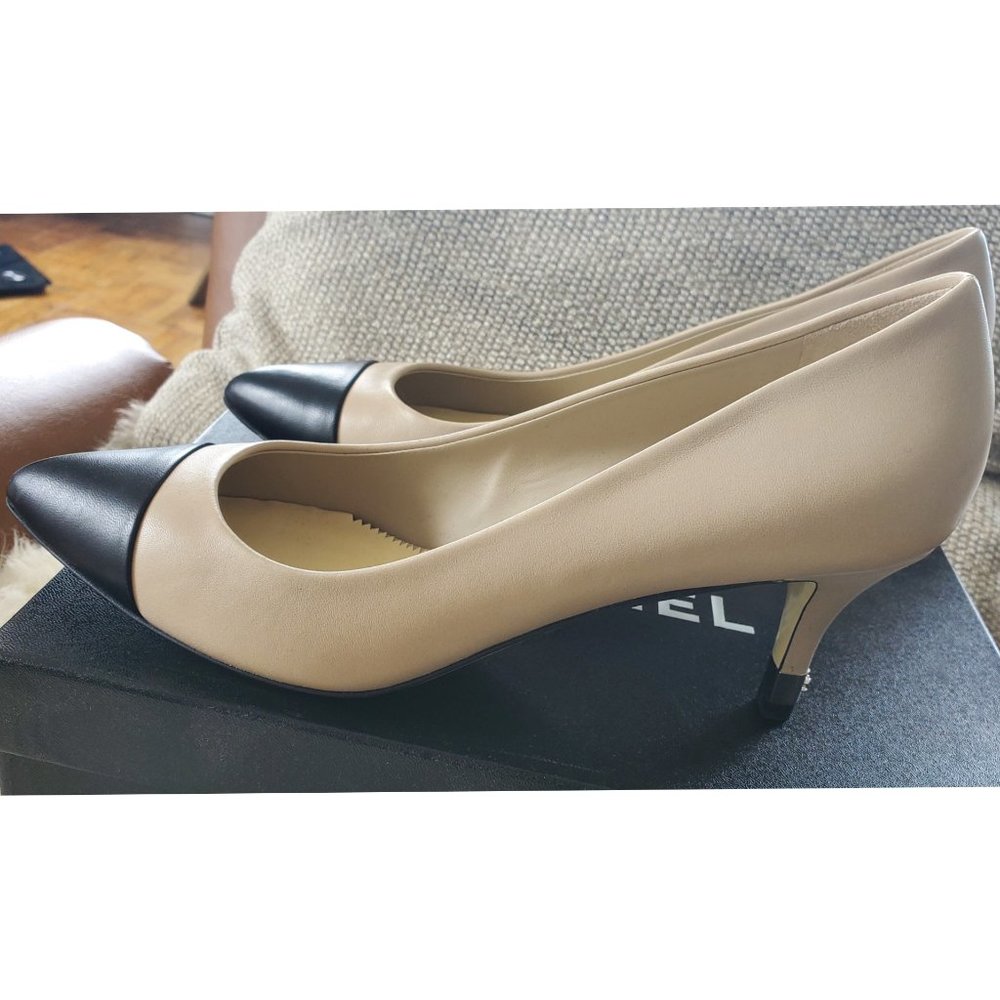 Chanel Beige/Black Lambskin Leather Cap Toe Pumps (Size 41)